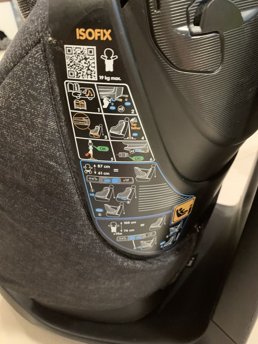 Cadeira auto Bebé Confort AxissFix 360° ISOFIX