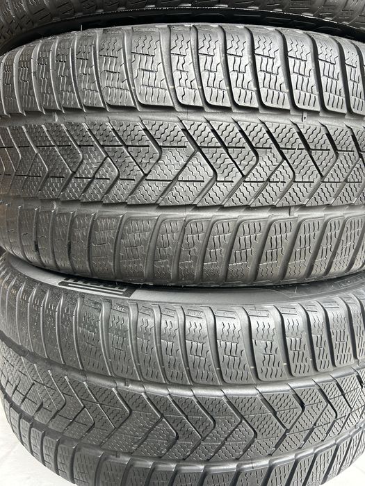 275/35/19, 245/40/19 Pirelli SottoZero3, 2023-2025рік