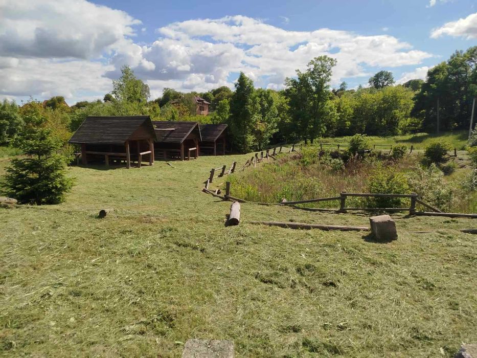 Продається земельна ділянка під бізнес чи житло центр Села