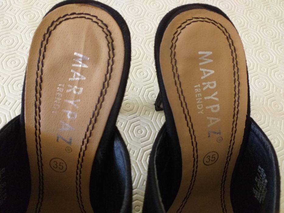 Mules Pretos de Toilette