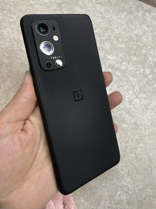 OnePlus 9 Pro в гарному стані