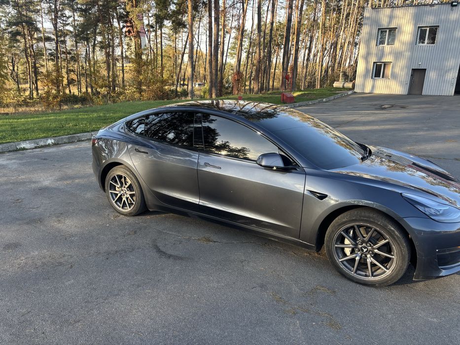 Продам Tesla 3 55