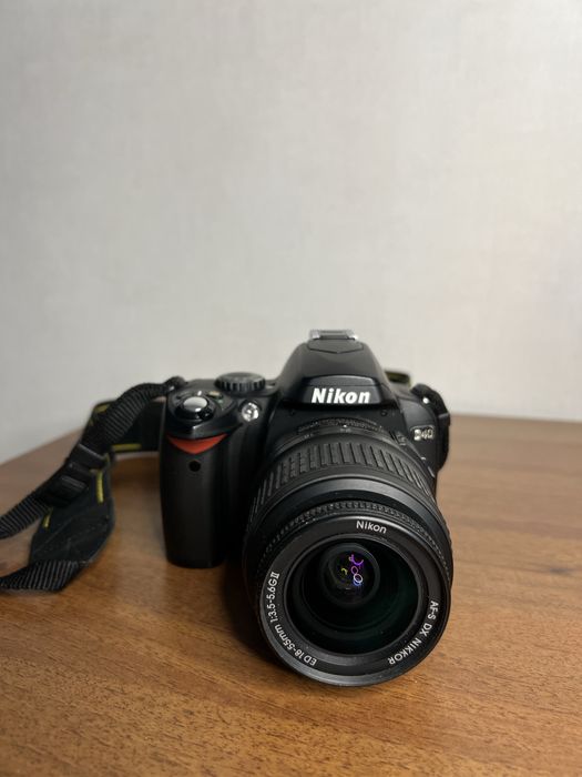 Дзеркальний фотоапарат Nikon D40
