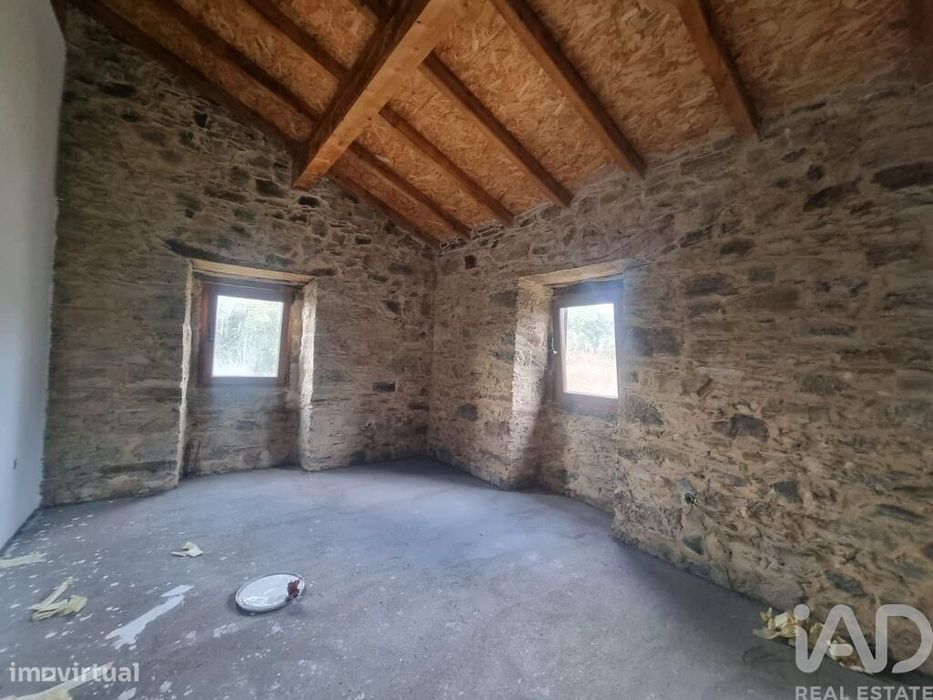 Moradia isolada T3 em Cernache do Bonjardim, Nesperal e Palhais de 202