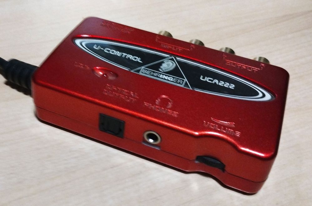 Behringer U-Control UCA222 Interface de Áudio USB (ACEITO TROCAS)