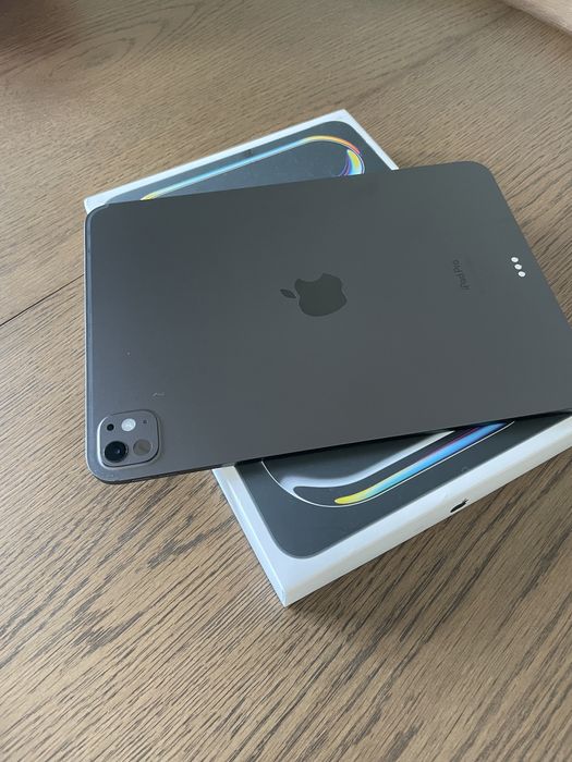 Apple iPad Pro 256GB M4 11” Como Novo