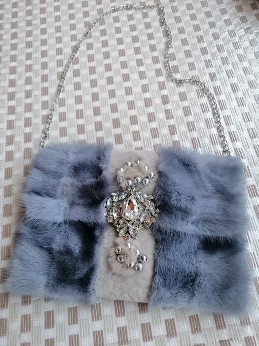 Сумочки  меховые женские