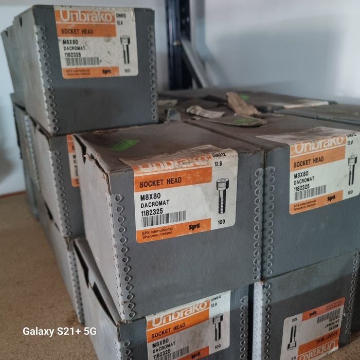 Śruby od M3 do M30 klasa 8.8