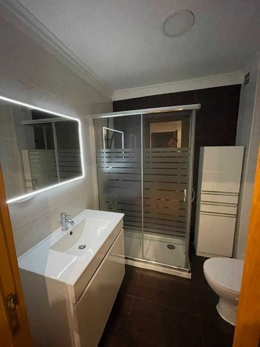 2 Quartos 3 min do comboio e metro Reboleira
