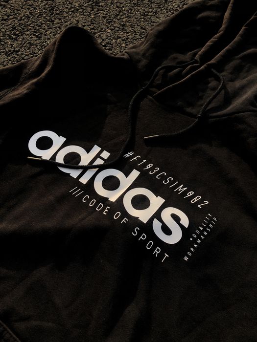 кофта adidas з принтом