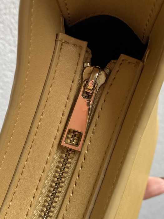 Трендова сумка багет Mango