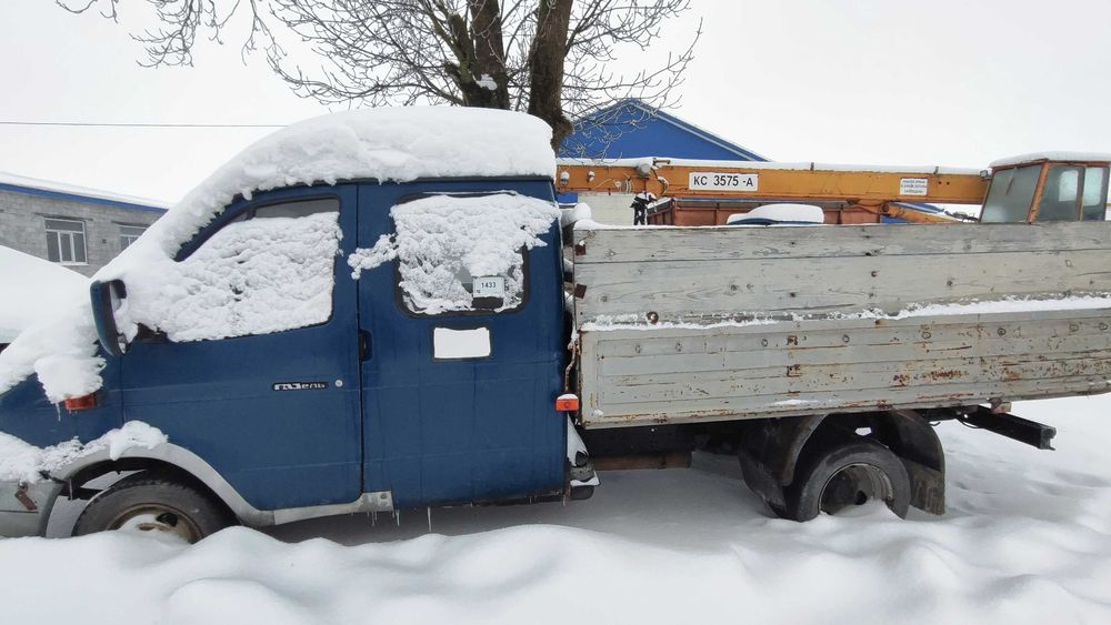 Автомобіль ГАЗ-33023