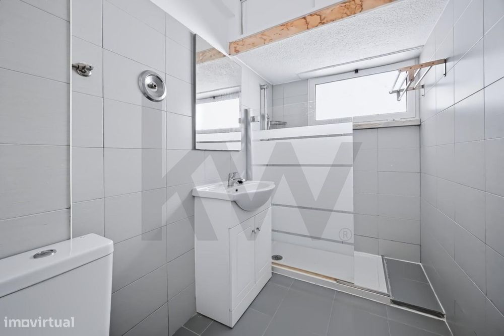 T1 Remodelado no Bairro do Junqueiro, Carcavelos — Perto da Praia