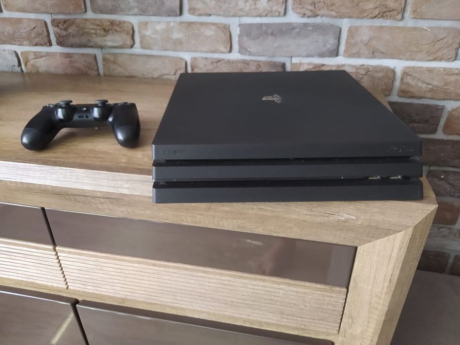 PS4 Pro 1TB　訳あり Konsola Sony PlayStation 4 pro 1 TB czarny - Sklep, Opinie