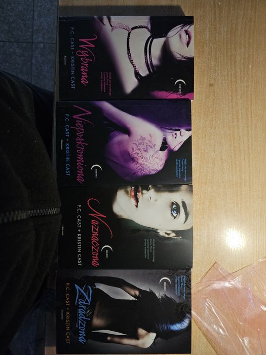 Dom Nocy seria książki