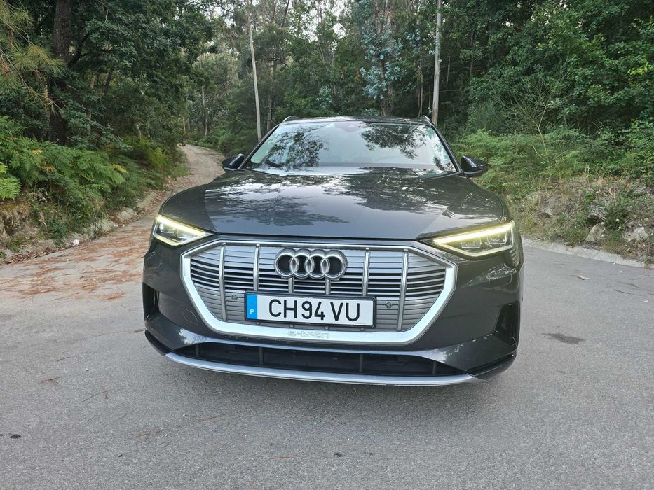 Audi e-tron 50 Quattro | 331 cv | 123.000km | Cinza Manhattan Metálico | Dezembro 2020