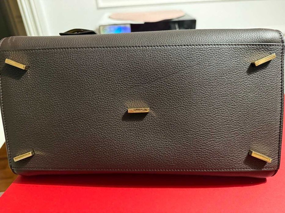 A wonderful, elegant bag from the Italian brand Ferragamo.