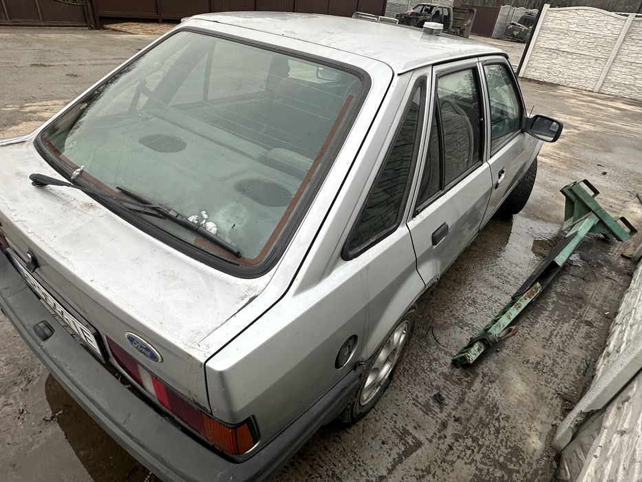 Разборка шрот Ford Escort 1.6 бензин автомат 1986-1990 Форд Ескорт