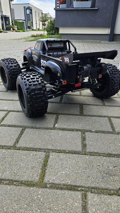 Model RC Arrma Notorius 1:8 6S #Kraton #Traxxas #Trx4 #Wltoys #infraction #mojave