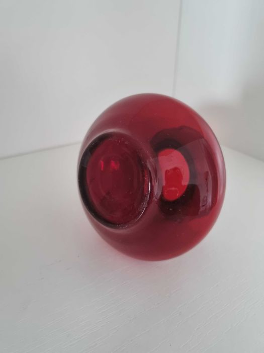 Szklany Wazonik, Czerwone szkło Vintage