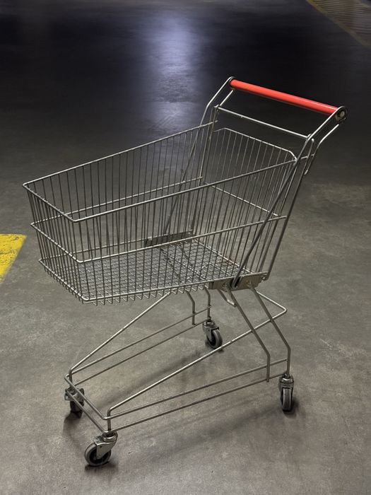 Carrinho de compras em metal