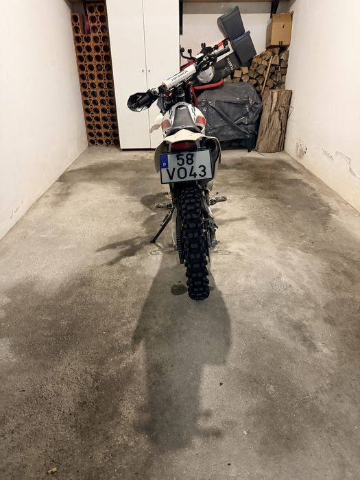 Ajp pr3 125 matriculada