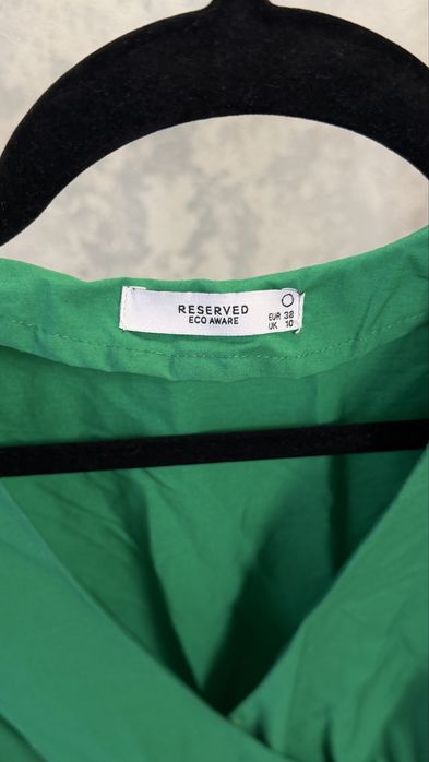 Яскрава зелена сукня reserved