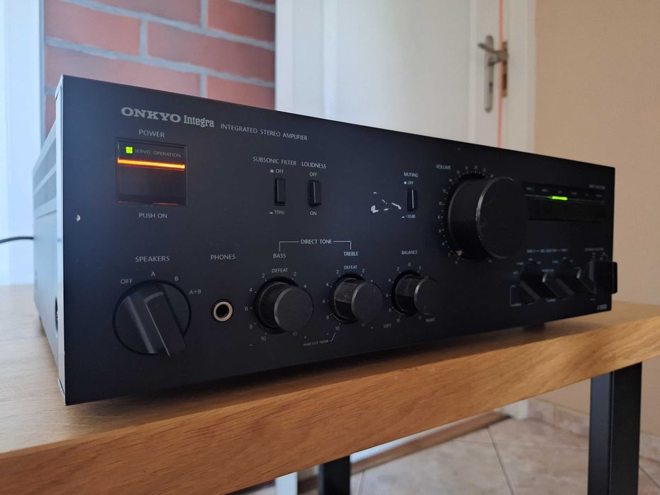 wzmacniacz Onkyo A-8250