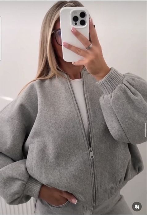 Стильний бомбер Zara розмір С-Л