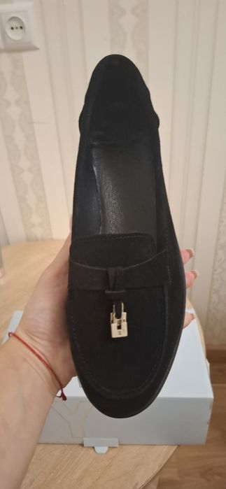Продам замшевые лоферы.