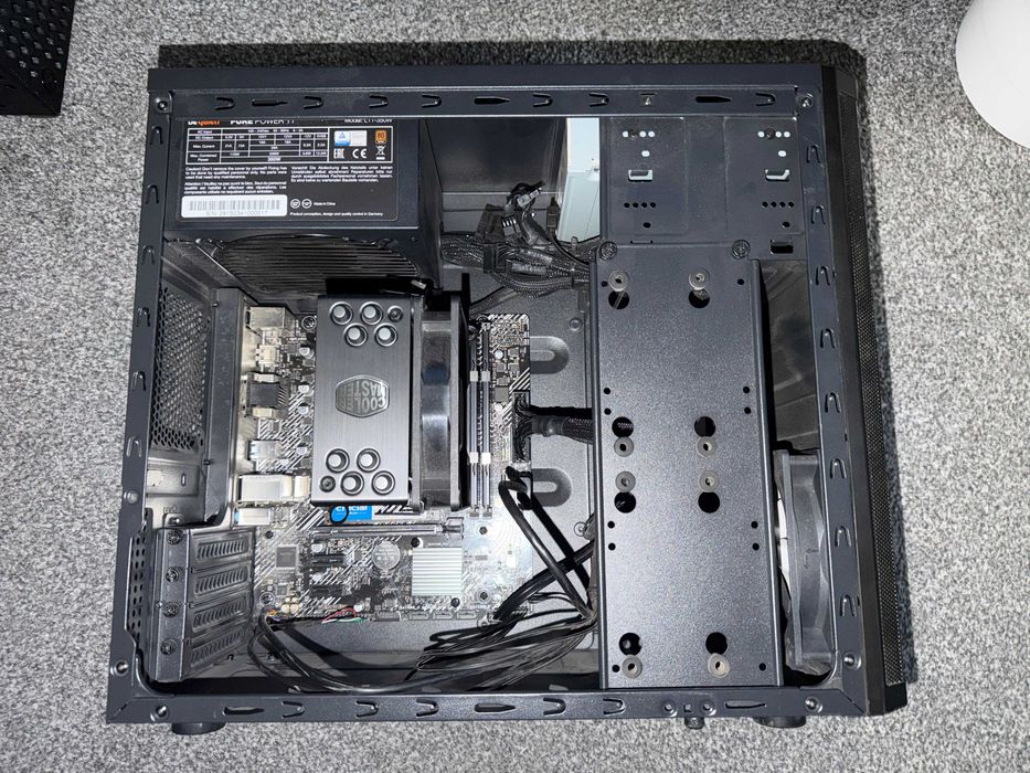 Komputer stacjonarny i5-10400/16GB RAM/500GB SSD
