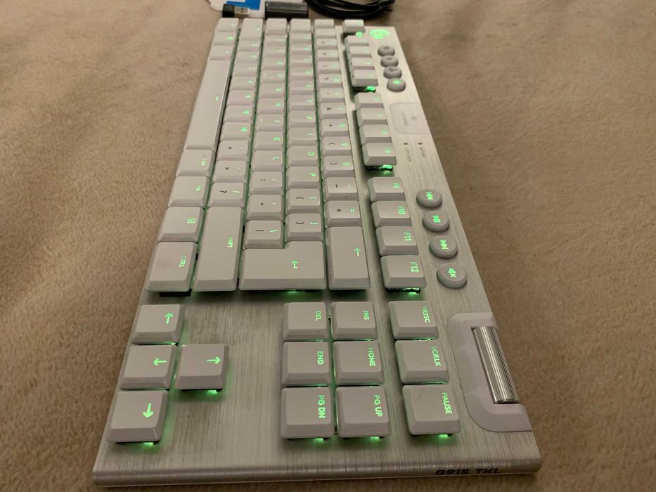 Klawiatura Logitech G915 TKL Lightspeed Tactile – Biała, Bezprzewodowa