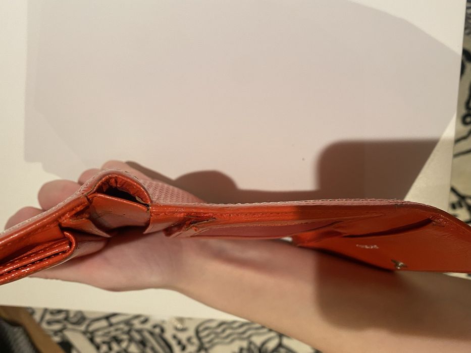 Carteira vermelha Prada