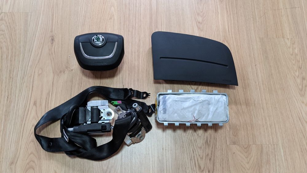 Conjunto Kit Airbags Tablier Skoda Fabia 2 2007/2014 Volante Cintos