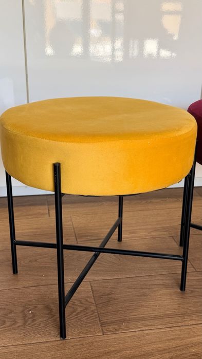 Banqueta em veludo