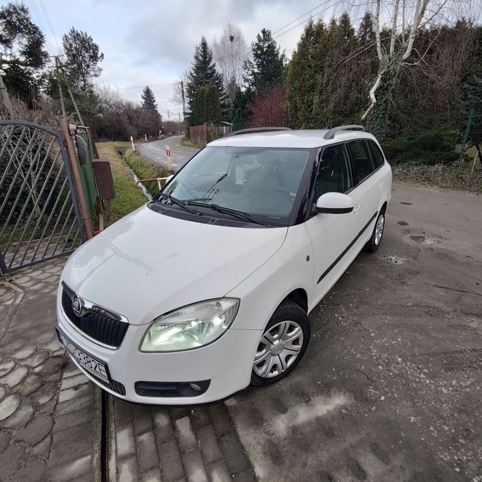 BDB Skoda Fabia II 1,4 16v PB klima NAVI 1 lakier OC/PT 11.26 bez RDZY