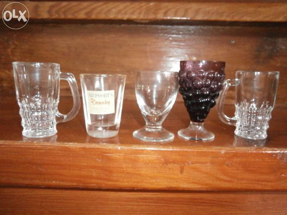 Copos de licor  diferentes