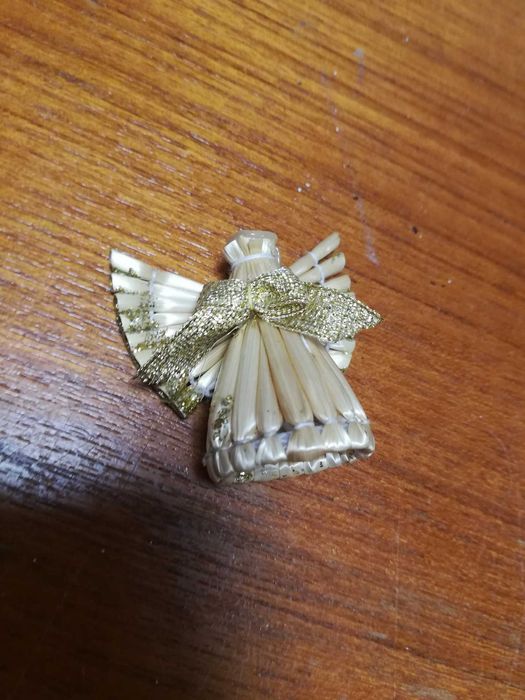 Zawieszka aniołek ze słomy ozdoba Bożonarodzeniowa.