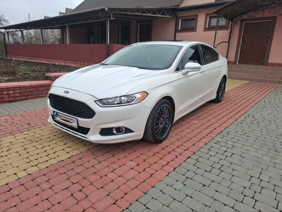 В продажі Ford Fusion