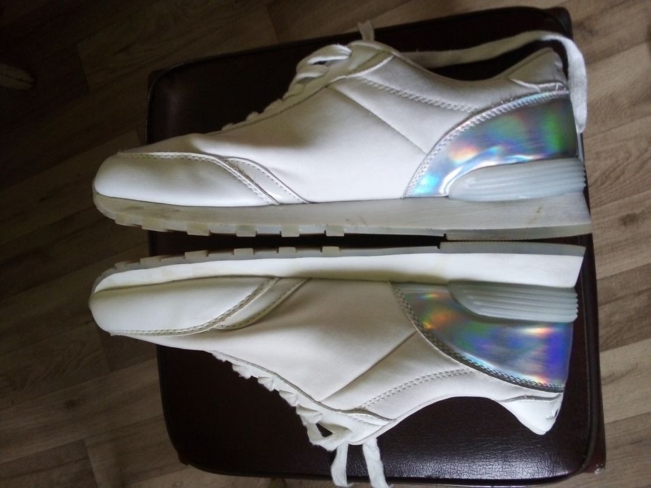 Buty sportowe damskie