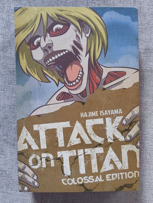Attack on Titan Colossal Edition Manga 1-5 (Edição Colossal)