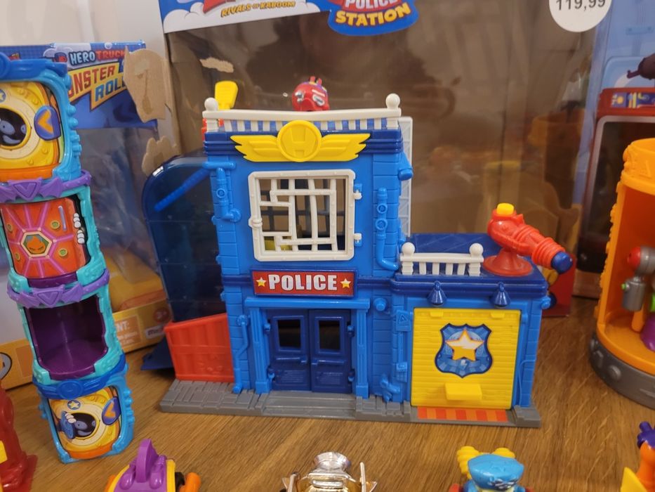 Ogromny zestaw super zings, labolatorium,policja,auto,wieża,zingsy