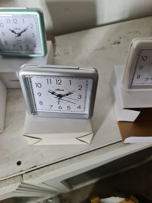Relogios despertador a pilhas