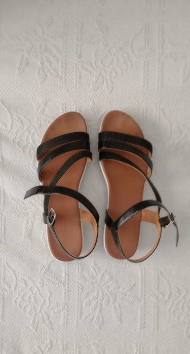 5 pares de Sandálias