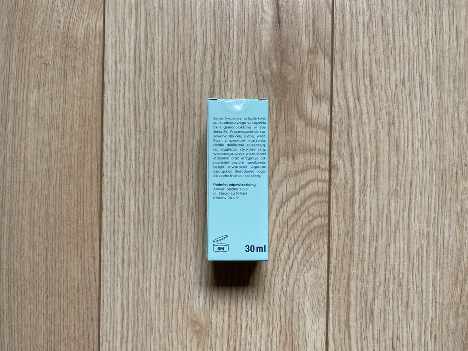 Nowe, nieotwierane serum Annani łagodne kwasowe