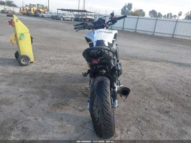 YAMAHA mt09 dc 2023