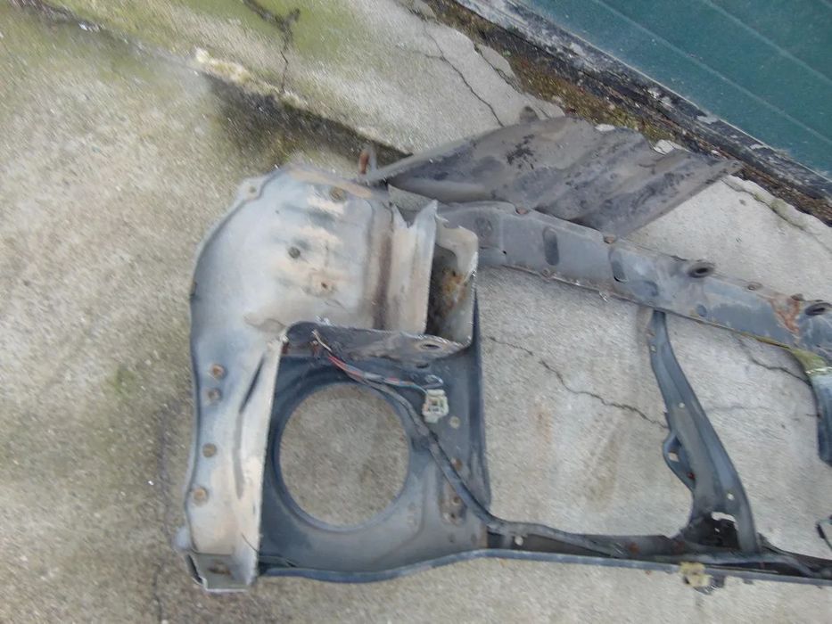 Toyota starlet EP 70 frente chapa " usado em bom estado