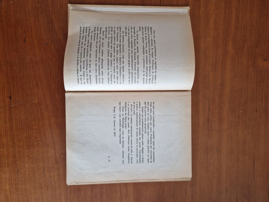 Livro didático "Gramática Grega", de A. Freire, S. J.