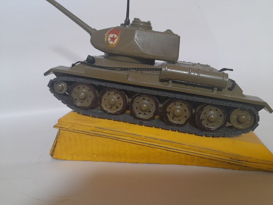 Танк Т- 34- 85, масштабна модель.