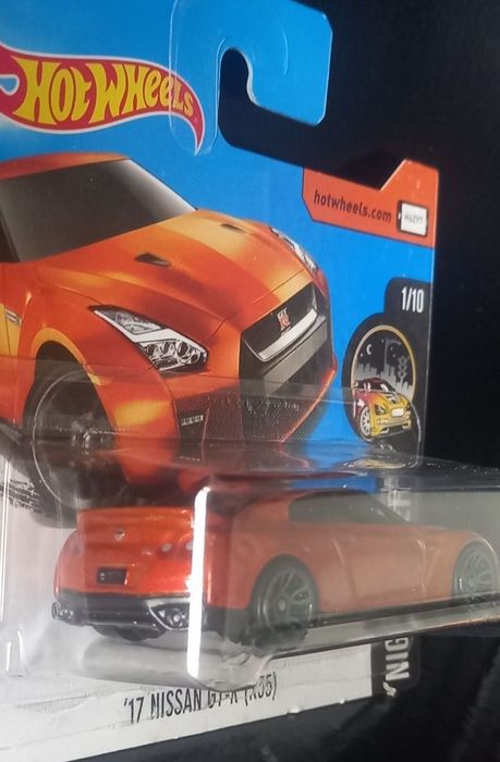 17 nissan GT-R R35 hot wheels